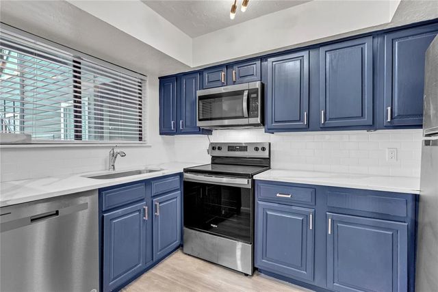 11560 N May Avenue G205, Oklahoma City, OK 73120