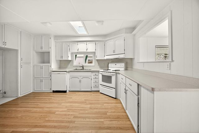 2252 Table Rock Road SPC 151, Medford, OR 97501