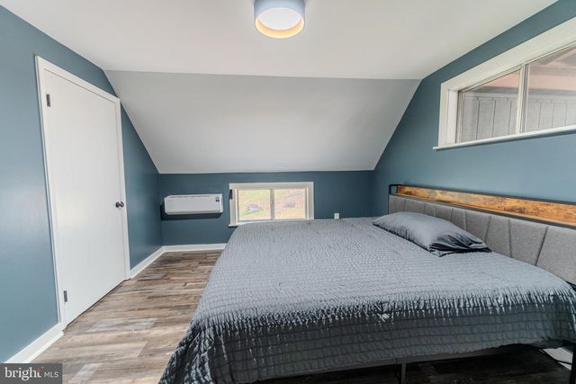 843 CEDAR RUN LN, Great Cacapon, WV 25422