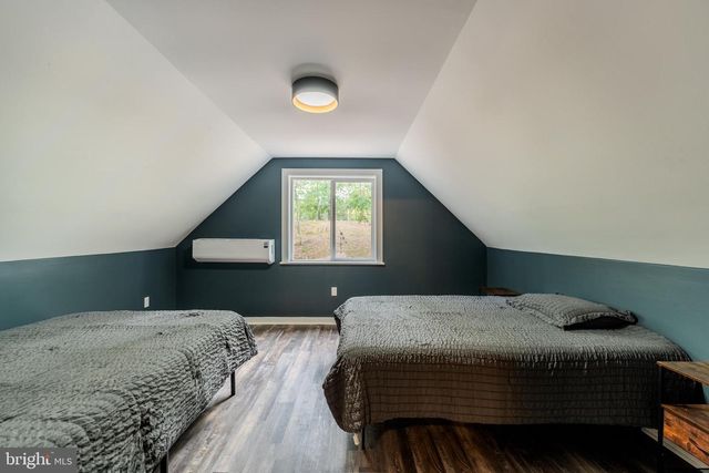 843 CEDAR RUN LN, Great Cacapon, WV 25422