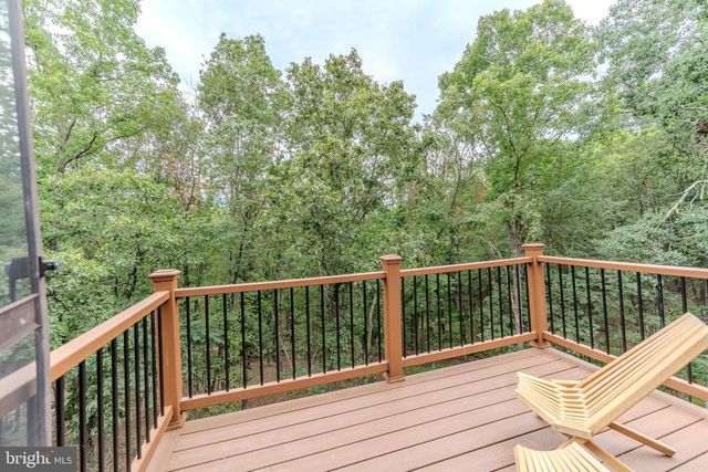 843 CEDAR RUN LN, Great Cacapon, WV 25422