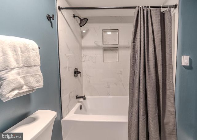 843 CEDAR RUN LN, Great Cacapon, WV 25422