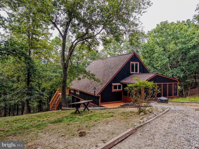 843 CEDAR RUN LN, Great Cacapon, WV 25422