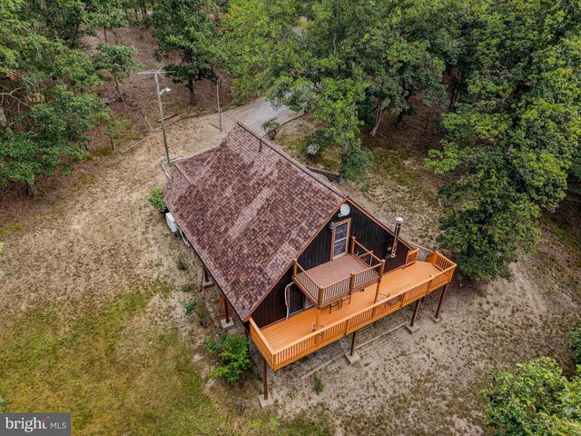 843 CEDAR RUN LN, Great Cacapon, WV 25422