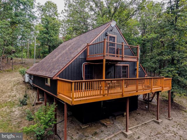 843 CEDAR RUN LN, Great Cacapon, WV 25422