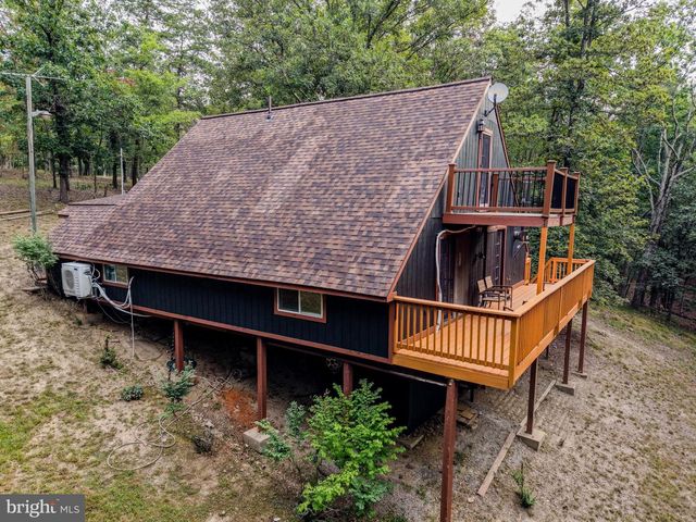 843 CEDAR RUN LN, Great Cacapon, WV 25422