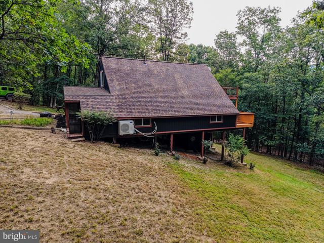 843 CEDAR RUN LN, Great Cacapon, WV 25422