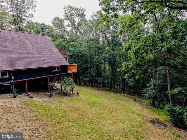 843 CEDAR RUN LN, Great Cacapon, WV 25422