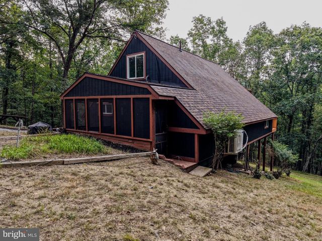 843 CEDAR RUN LN, Great Cacapon, WV 25422