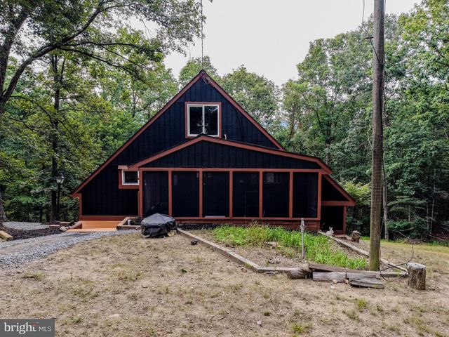 843 CEDAR RUN LN, Great Cacapon, WV 25422