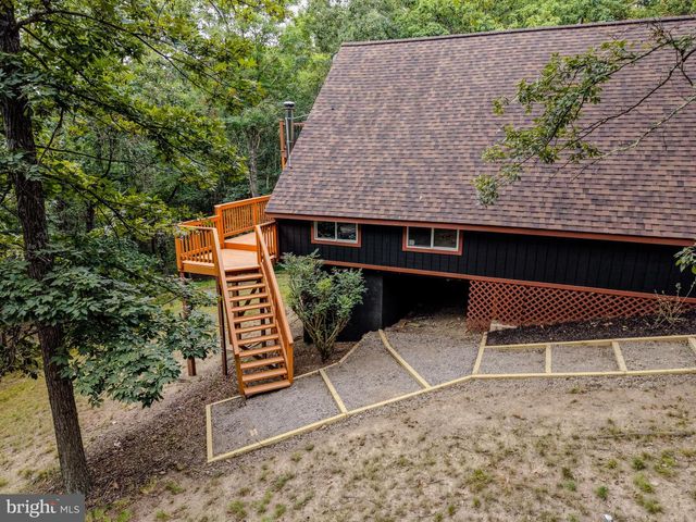 843 CEDAR RUN LN, Great Cacapon, WV 25422