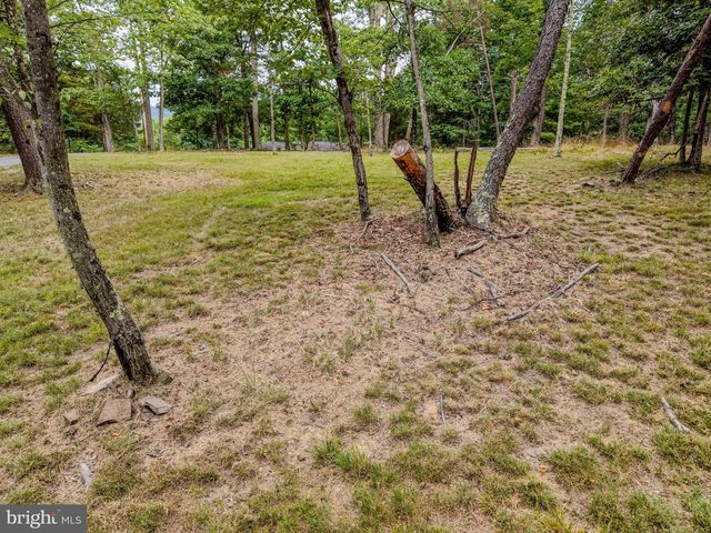 843 CEDAR RUN LN, Great Cacapon, WV 25422