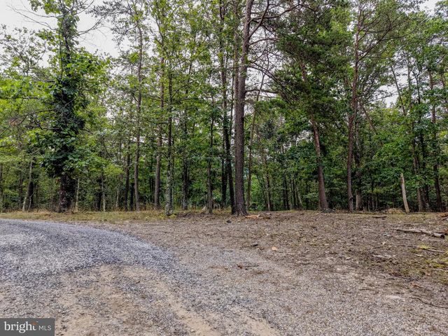 843 CEDAR RUN LN, Great Cacapon, WV 25422