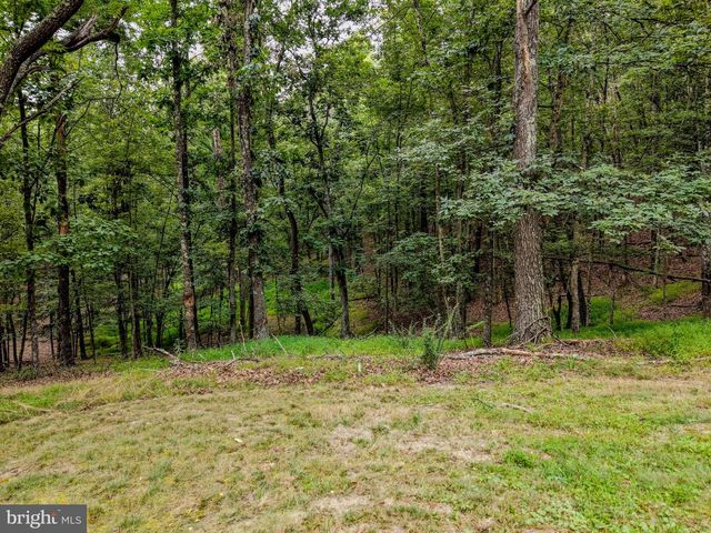 843 CEDAR RUN LN, Great Cacapon, WV 25422