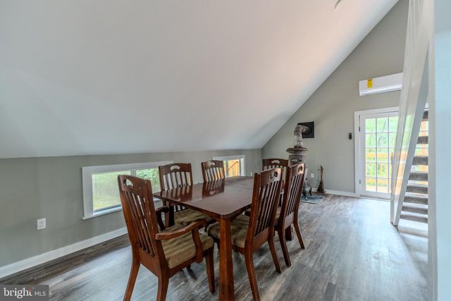 843 CEDAR RUN LN, Great Cacapon, WV 25422