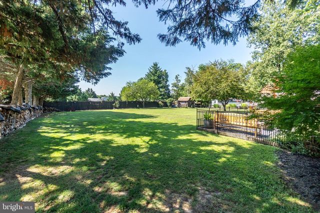 380 MCSHERRY WOODS DR, Littlestown, PA 17340