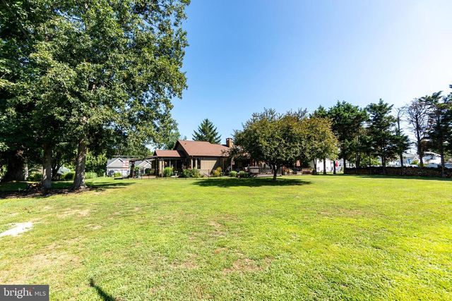 380 MCSHERRY WOODS DR, Littlestown, PA 17340