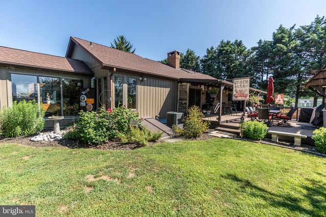 380 MCSHERRY WOODS DR, Littlestown, PA 17340