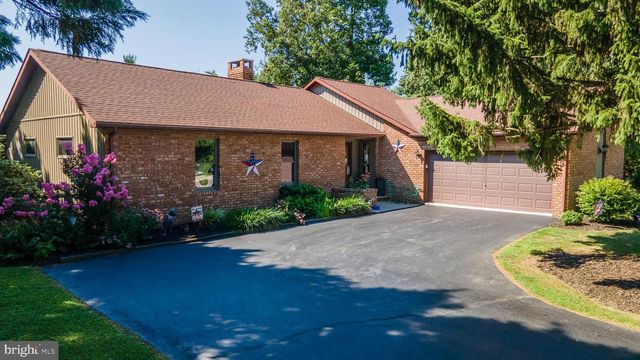 380 MCSHERRY WOODS DR, Littlestown, PA 17340