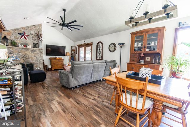 380 MCSHERRY WOODS DR, Littlestown, PA 17340