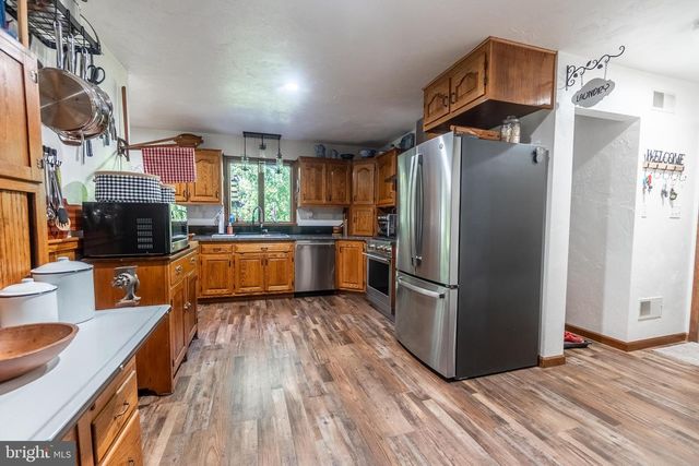 380 MCSHERRY WOODS DR, Littlestown, PA 17340