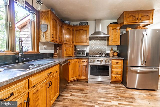 380 MCSHERRY WOODS DR, Littlestown, PA 17340