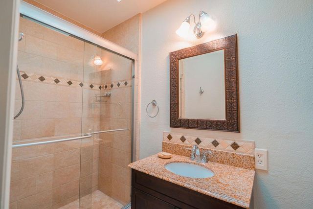 1431 E Paul Avenue, Fresno, CA 93710