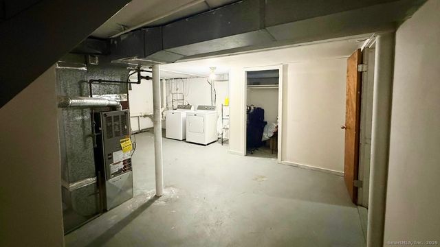 158 Monroe Avenue, Waterbury, CT 06705