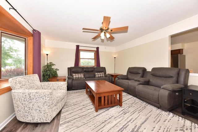 5961 N 121st STREET, Milwaukee, WI 53225