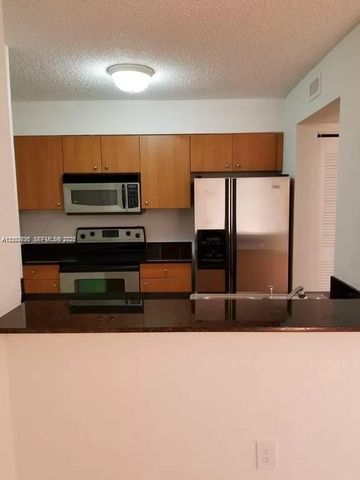 2890 N Oakland Forest Drive 111, Oakland Park, FL 33309