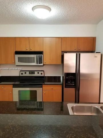2890 N Oakland Forest Drive 111, Oakland Park, FL 33309