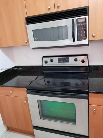 2890 N Oakland Forest Drive 111, Oakland Park, FL 33309