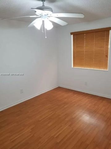 2890 N Oakland Forest Drive 111, Oakland Park, FL 33309