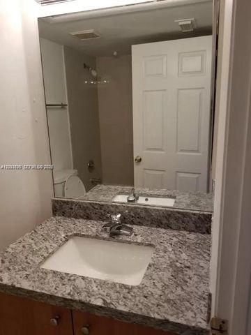 2890 N Oakland Forest Drive 111, Oakland Park, FL 33309