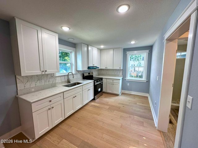 202 W Burgess Street, Elizabeth City, NC 27909
