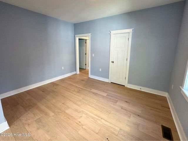 202 W Burgess Street, Elizabeth City, NC 27909