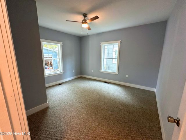 202 W Burgess Street, Elizabeth City, NC 27909