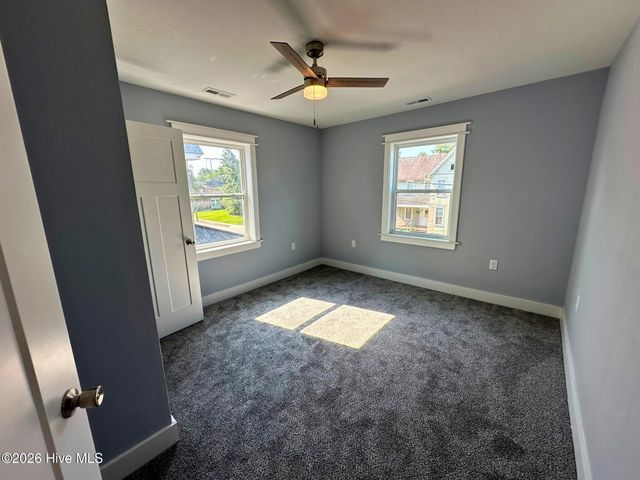 202 W Burgess Street, Elizabeth City, NC 27909