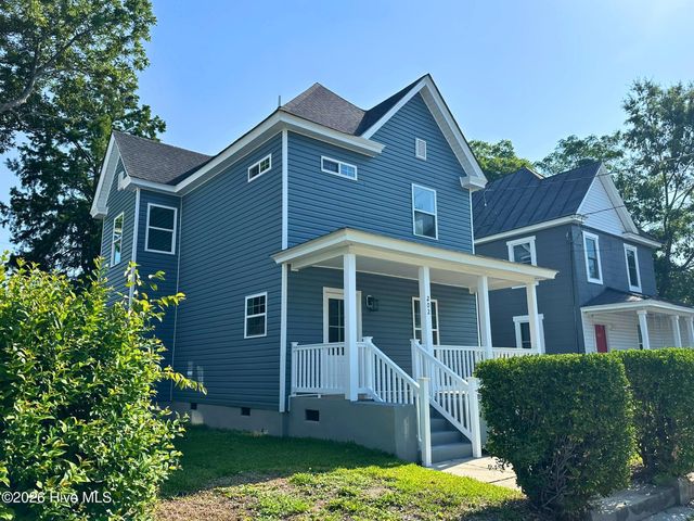 202 W Burgess Street, Elizabeth City, NC 27909