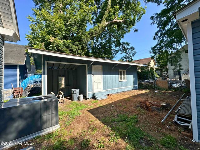 202 W Burgess Street, Elizabeth City, NC 27909