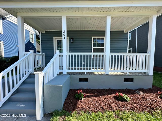 202 W Burgess Street, Elizabeth City, NC 27909