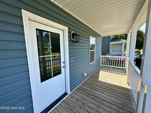 202 W Burgess Street, Elizabeth City, NC 27909