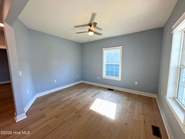 202 W Burgess Street, Elizabeth City, NC 27909