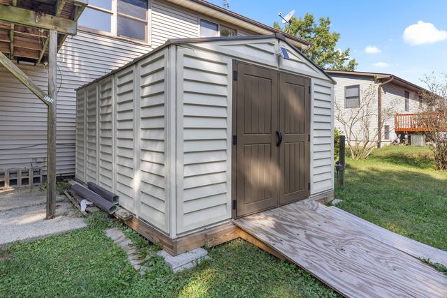 204 Brandywine Drive, Poplar Grove, IL 61065