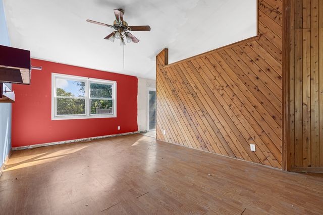 204 Brandywine Drive, Poplar Grove, IL 61065