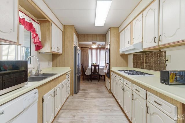 4401 Hughes Lane 89, Bakersfield, CA 93304