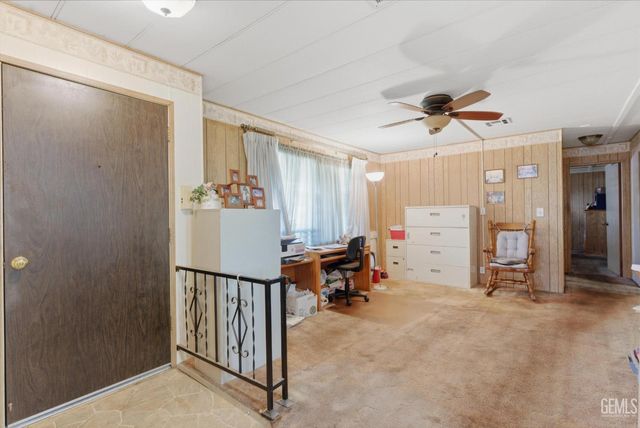 4401 Hughes Lane 89, Bakersfield, CA 93304