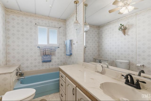 4401 Hughes Lane 89, Bakersfield, CA 93304