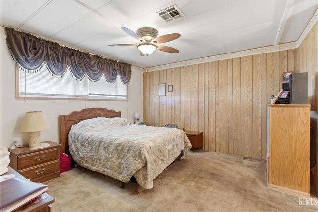 4401 Hughes Lane 89, Bakersfield, CA 93304