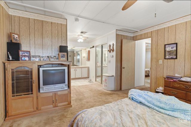 4401 Hughes Lane 89, Bakersfield, CA 93304